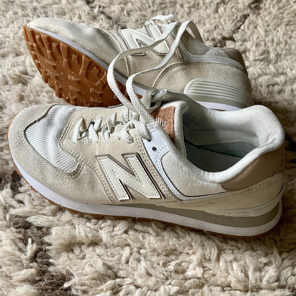 New Balance 574 Classic in Angora 8.5 *RARE*